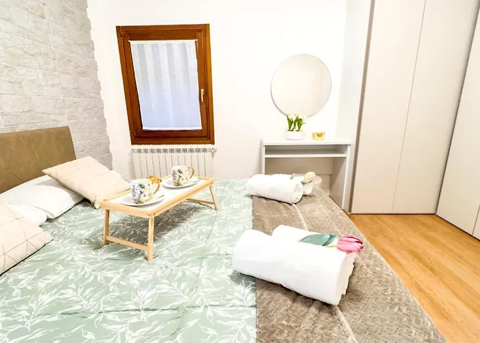 C A.l.i. By Ca-sa Check Daire